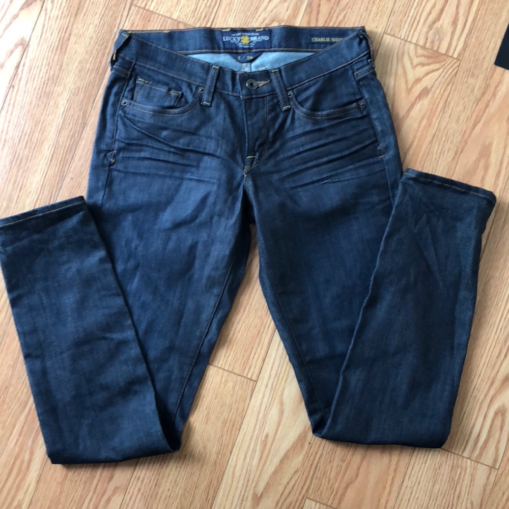 Like new Lucky Brand Charlie Skinny Jeans sz 2/26